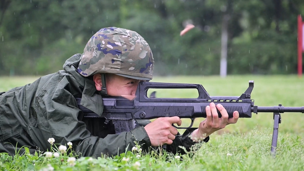 硝煙四起！直擊武警“槍王”挑戰(zhàn)賽現(xiàn)場