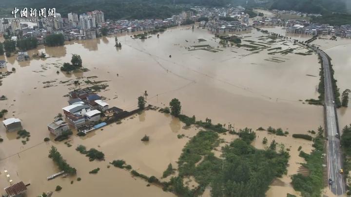 湖北阳新遭遇强降雨 直击一线救援现场