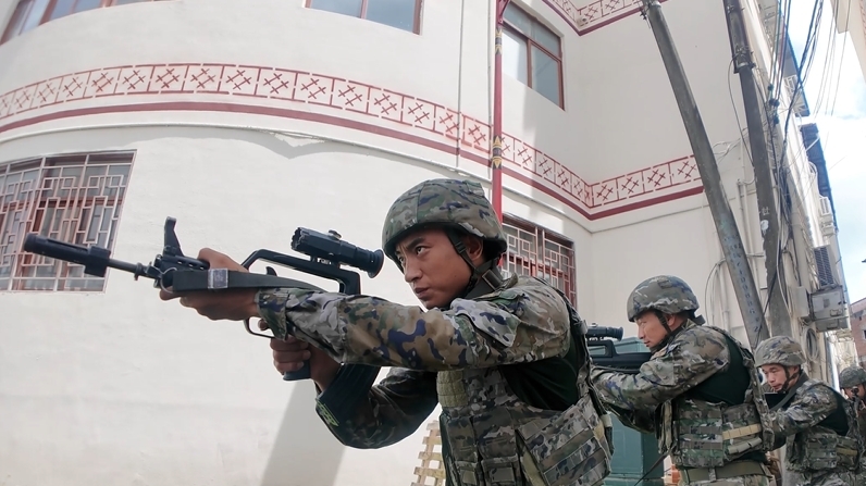 超燃！带你走进武警官兵野外实战化练兵现场